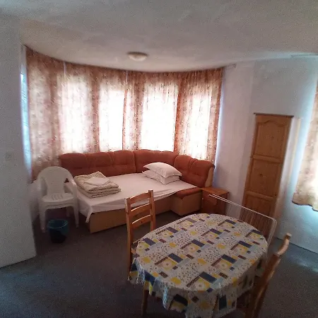 بيت ضيافة Zlatevi