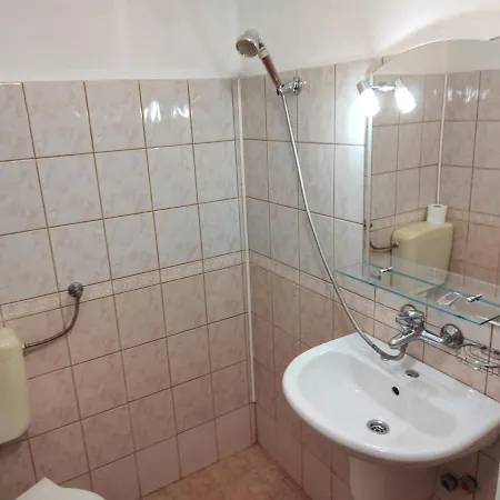 Zlatevi 3*