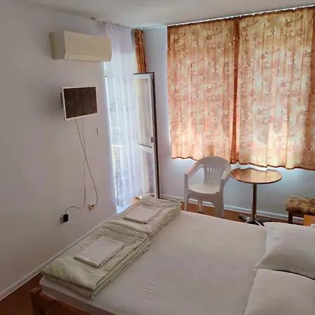 Zlatevi 3*