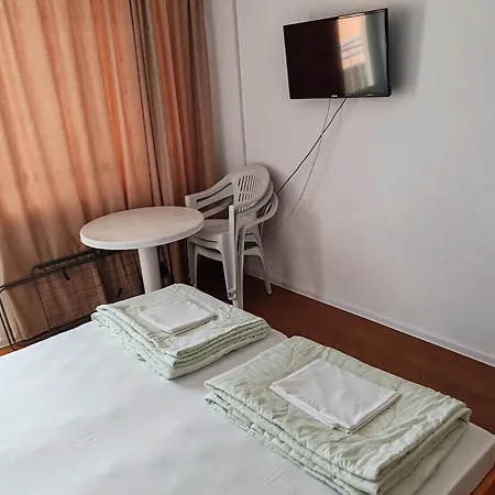 Zlatevi 3*